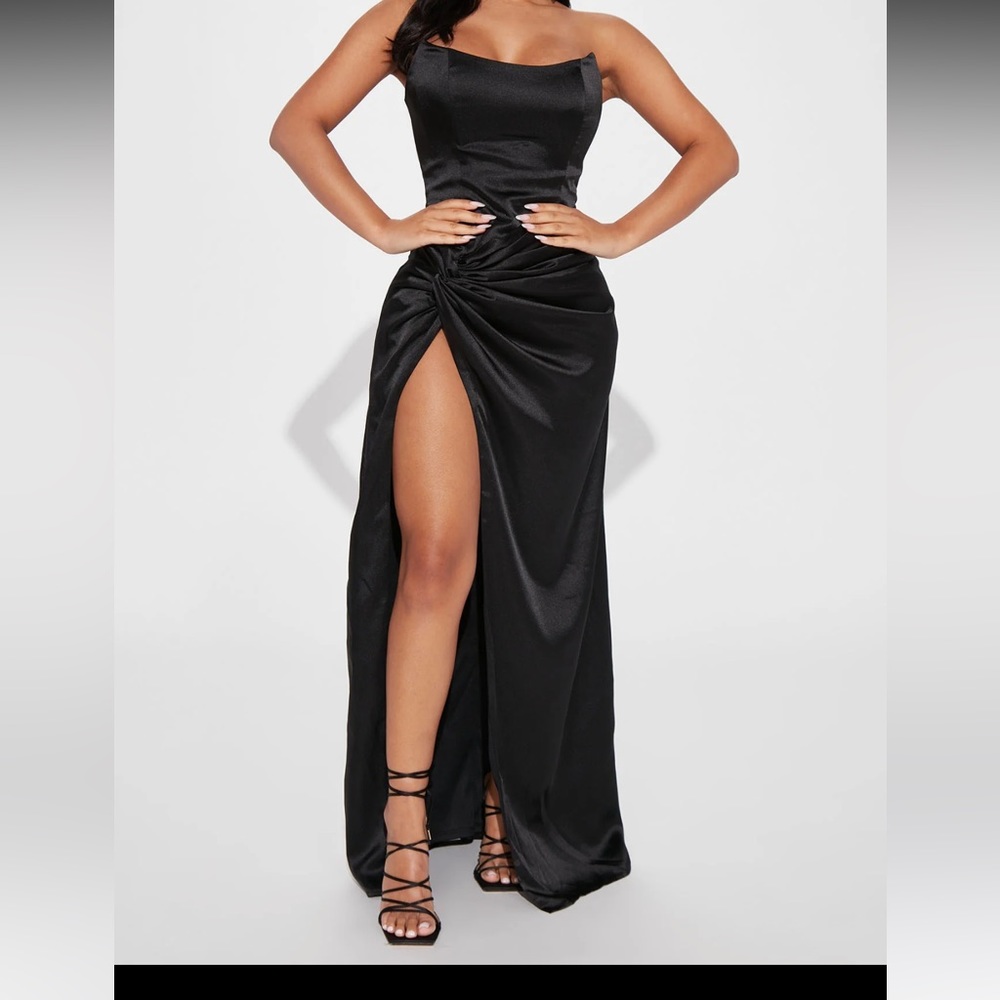 Fashion nova Teegan maxi satin dress